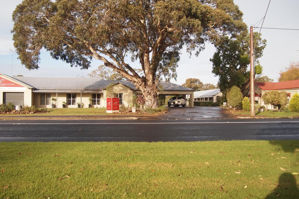 Alexander Cameron Suites Penola Exterior photo