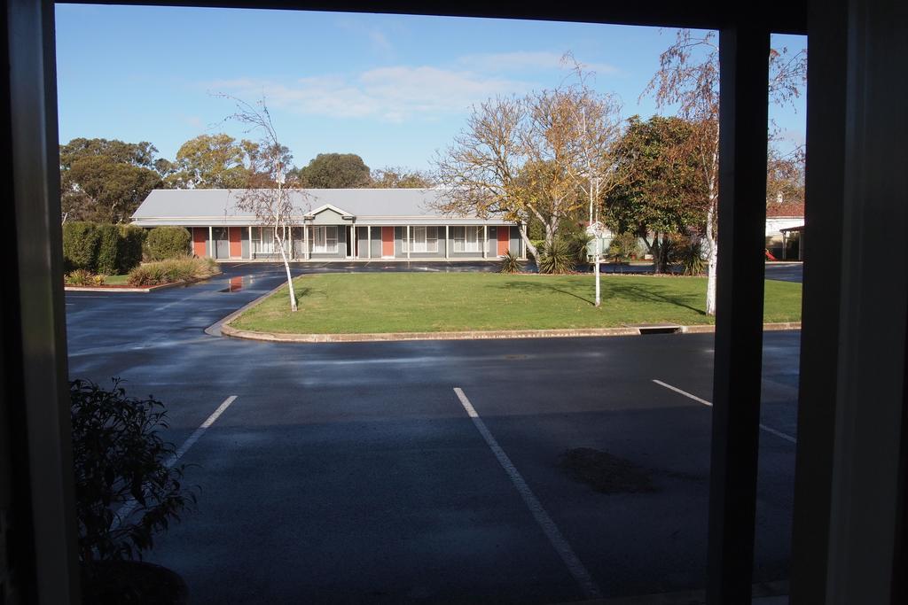 Alexander Cameron Suites Penola Room photo